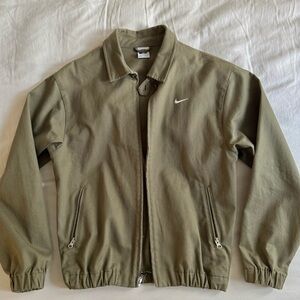 Nike RARE Unisex SB Lightweight Skate Jacket Olive xxs